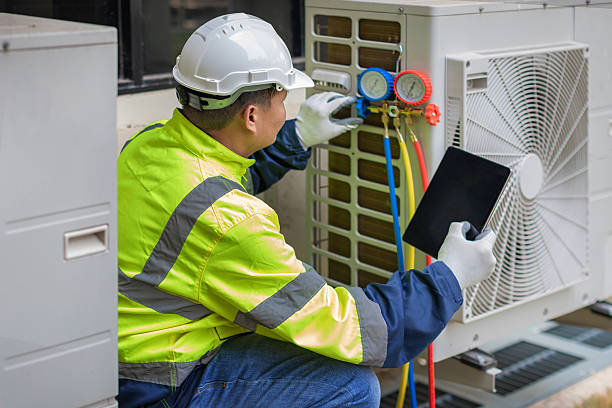 Professional Hvac technician working in Lacona, IA